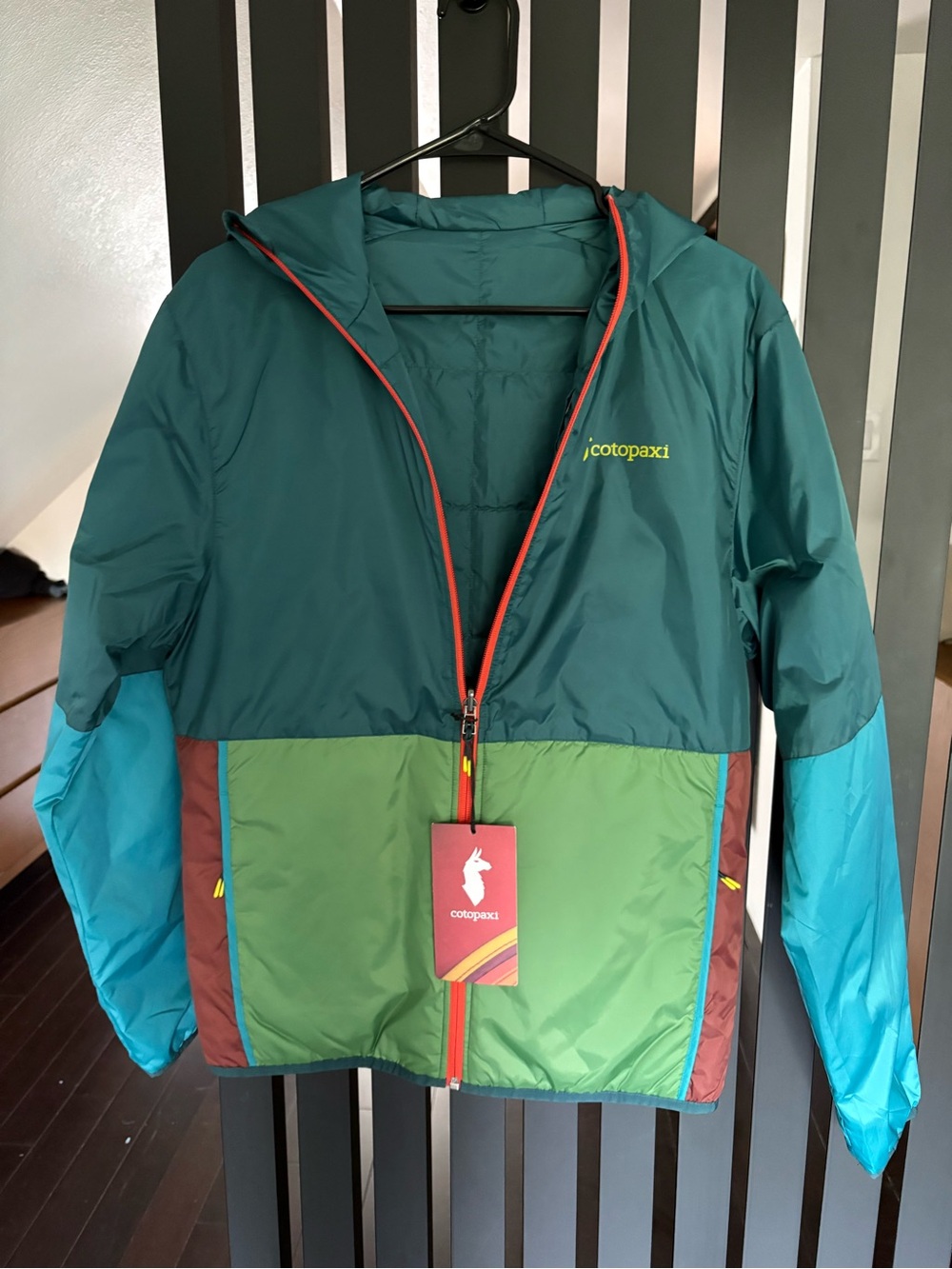 Cotopaxi Teca Cálido Hooded Jacket in Teal with Red Zipper - Picture 4 of 5